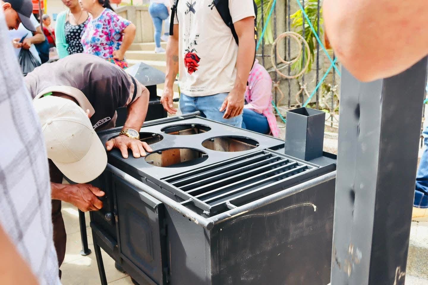 IMPLEMENTACIÓN DE ESTUFAS ECOEFICIENTES COMO MEDIDA DE CONSERVACIÓN AMBIENTAL